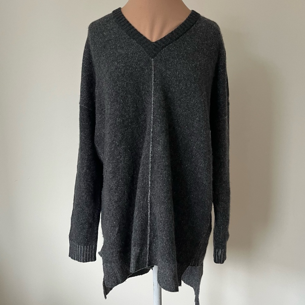 Eileen Fisher Long Sleeve Soft Cashmere Grey V-Neck High Low Tunic Sweater EUC S